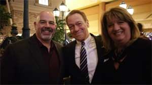 Nick Loizzi (l), Joe Piscopo (c), Kim Loizzi (r)