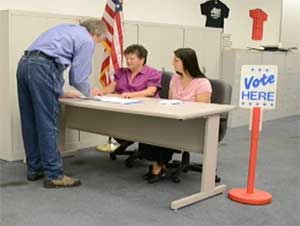 Simulated pollworker training at Sussex County Board of Elections