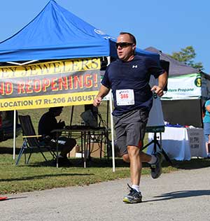 Sheriff Strada runs the 2015 5K