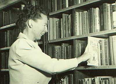 Dot Henry (Mama Library)